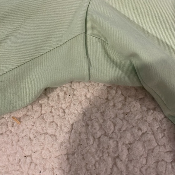 Jones New York Signature Green Capris 12 - Picture 7 of 8